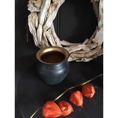 Groen metalen vaasje