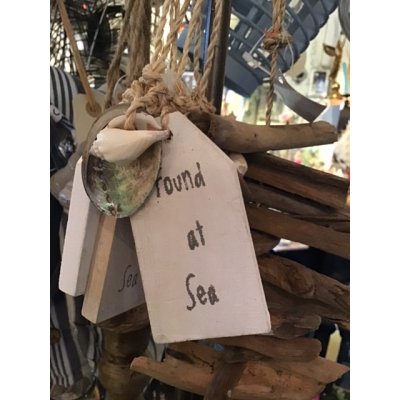 Hangertje: found at sea 