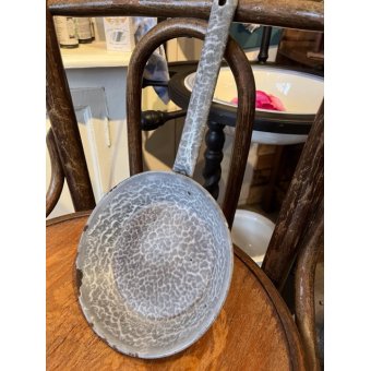 Oud emaille steelpannetje