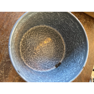 Oud emaille steelpannetje